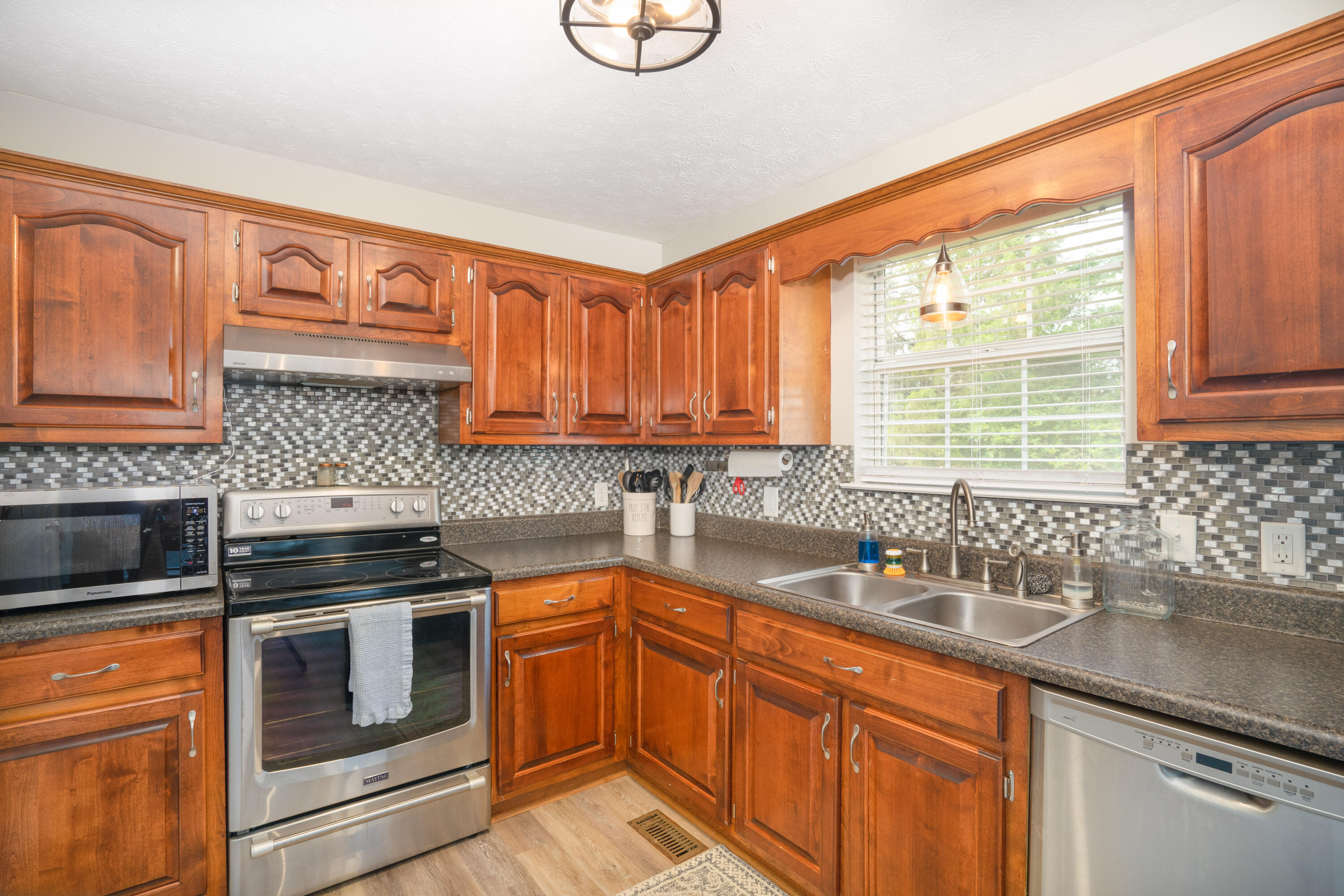 9042 Bramlett Road Harrison, TN 37341 - Photo 12 of 26 Bramlett Rd 9042 (7 of 26)