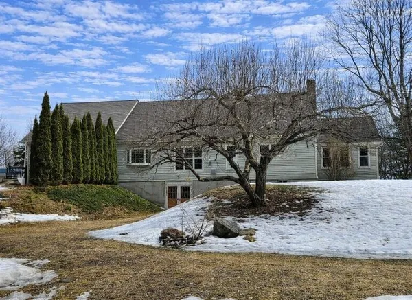 $639,000 | 692 Old Walpole Road, Surry, NH 03431
