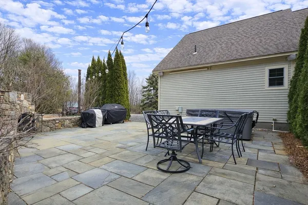 $639,000 | 692 Old Walpole Road, Surry, NH 03431