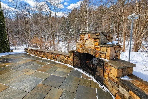 $639,000 | 692 Old Walpole Road, Surry, NH 03431