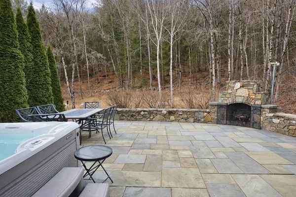 $639,000 | 692 Old Walpole Road, Surry, NH 03431