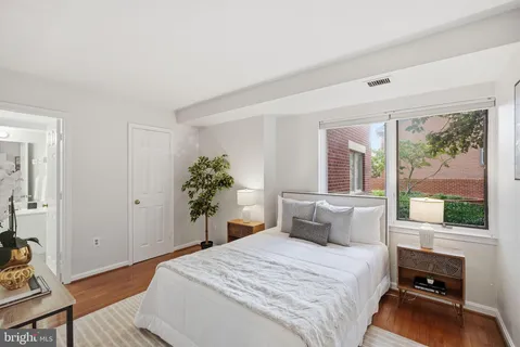 $560,000 | 610 North West Street, Unit 105, Alexandria, VA 22314
