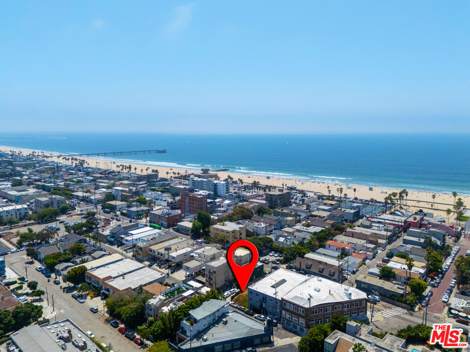 1816 Pacific Avenue Venice, CA 90291 - Photo 2 of 10 Gallery Image 2