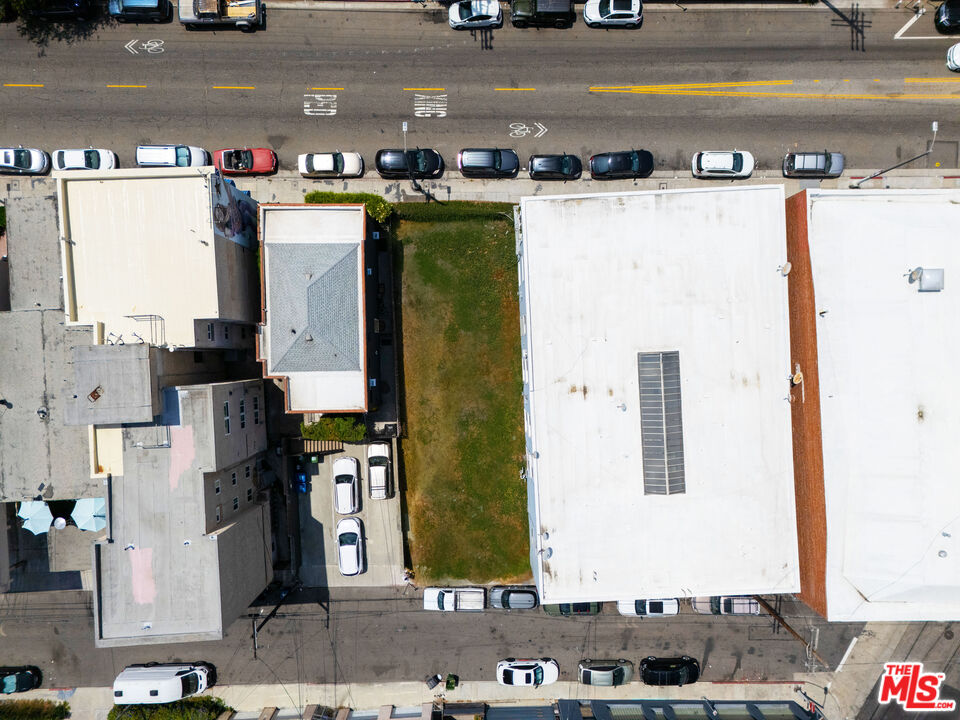 1816 Pacific Avenue Venice, CA 90291 - Photo 4 of 10 Gallery Image 4