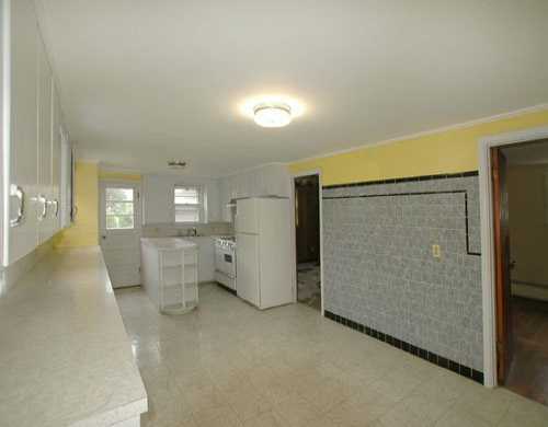 38 South Pier Road Narragansett, RI 02882 - Photo 3 of 8 Kitchen.