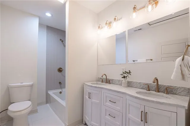 $424,900 | 3219 Charlotte Street, Kansas City, MO 64109