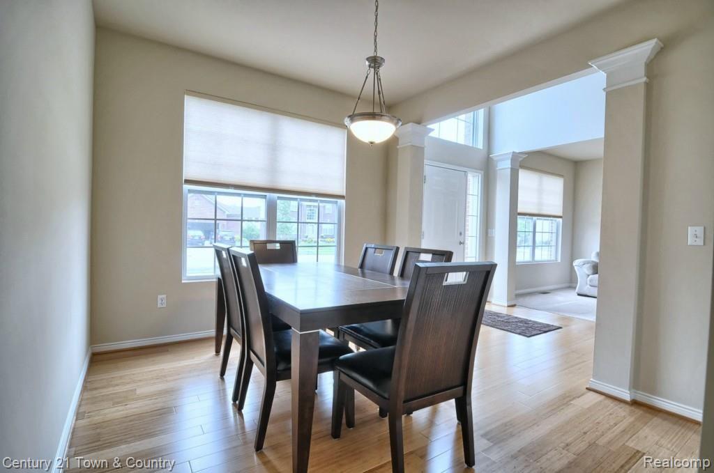 3142 Fantail Drive Rochester, MI 48309 - Photo 5 of 40 Dining_Room_2nd_View.jpg