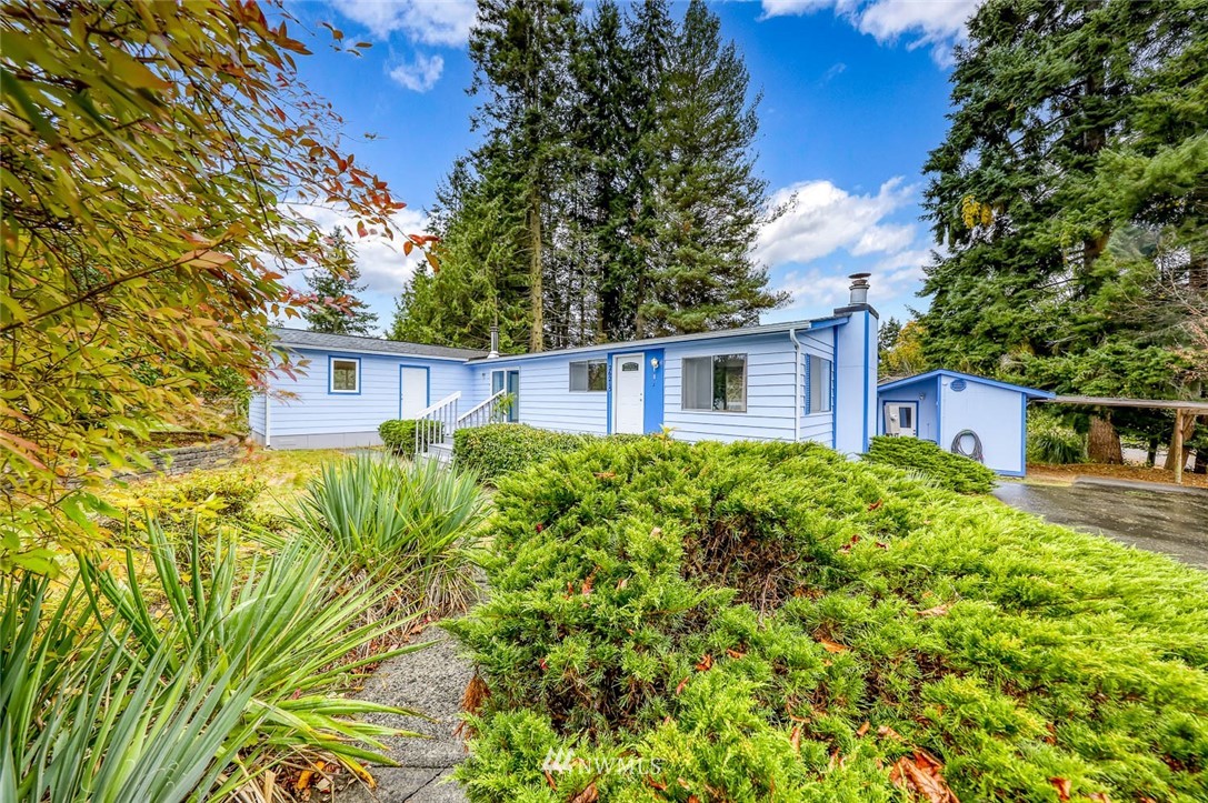 26215 Barrett Road Northeast Kingston, WA 98346 - Photo 1 of 38 Gallery Image 1