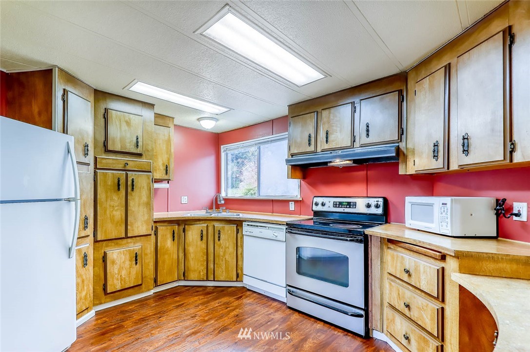 26215 Barrett Road Northeast Kingston, WA 98346 - Photo 11 of 38 Gallery Image 11