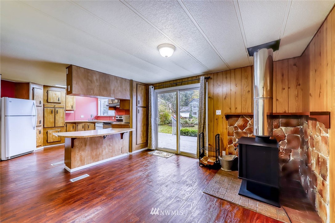 26215 Barrett Road Northeast Kingston, WA 98346 - Photo 14 of 38 Gallery Image 14