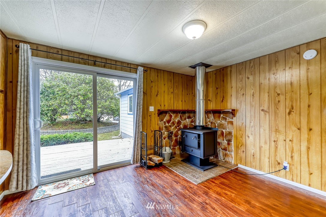 26215 Barrett Road Northeast Kingston, WA 98346 - Photo 15 of 38 Gallery Image 15