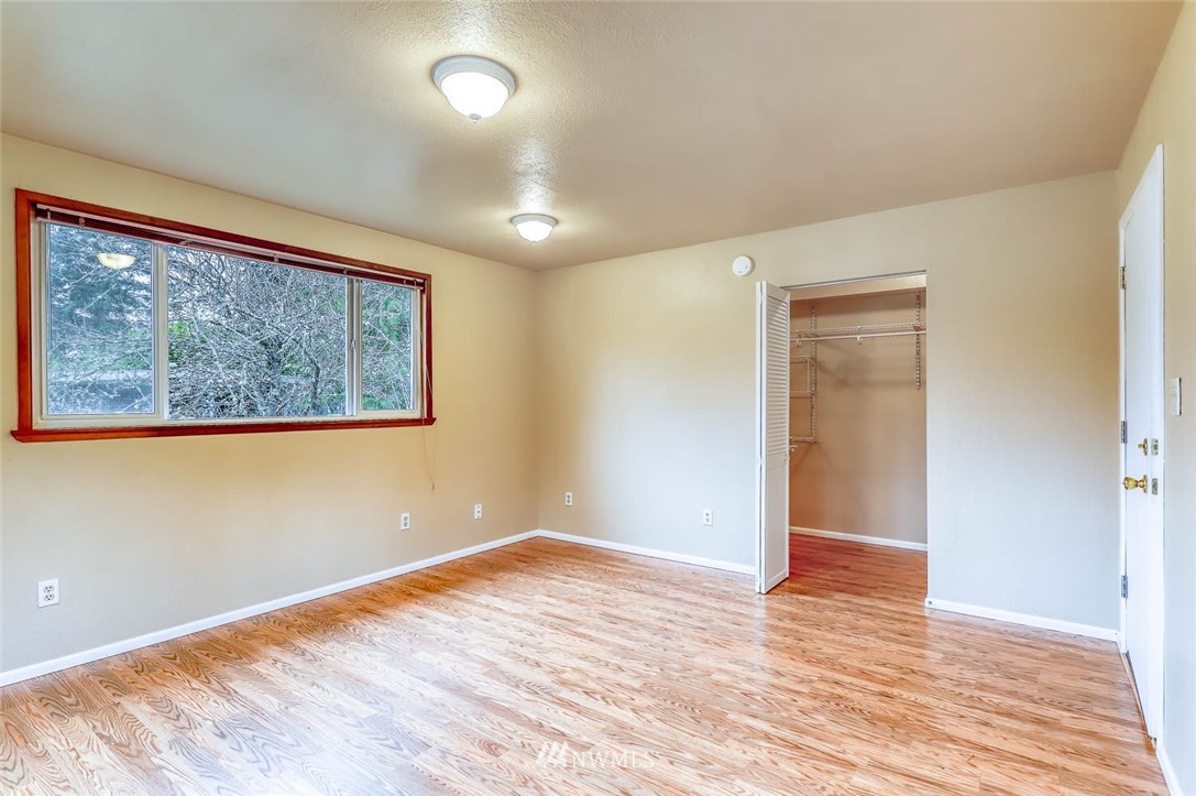 26215 Barrett Road Northeast Kingston, WA 98346 - Photo 18 of 38 Gallery Image 18