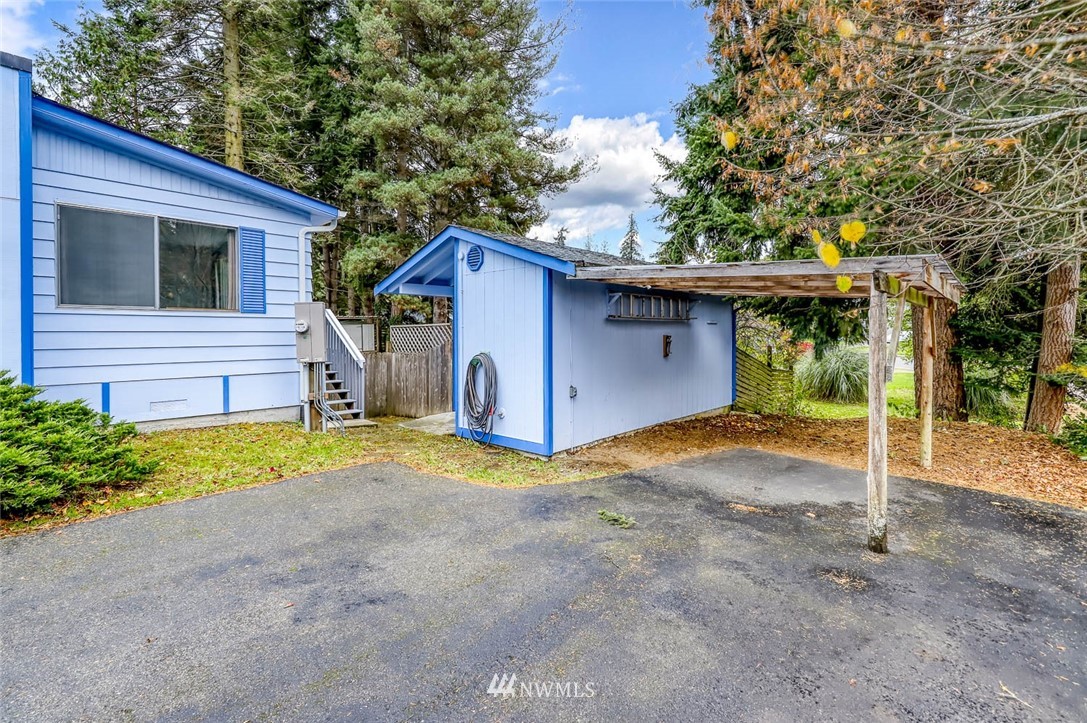 26215 Barrett Road Northeast Kingston, WA 98346 - Photo 3 of 38 Gallery Image 3
