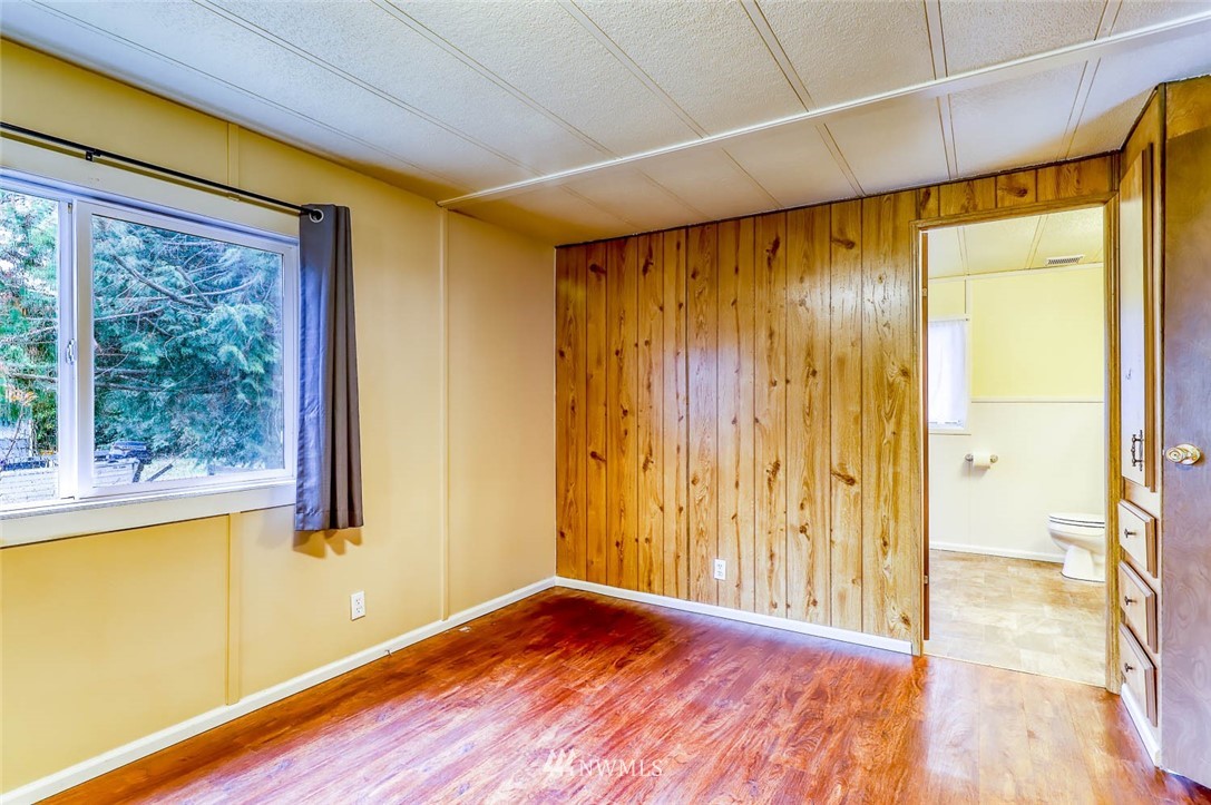 26215 Barrett Road Northeast Kingston, WA 98346 - Photo 21 of 38 Gallery Image 21