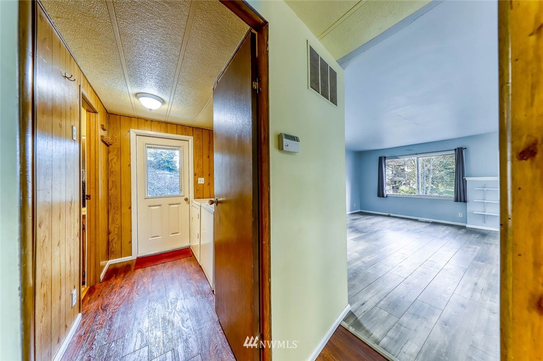 26215 Barrett Road Northeast Kingston, WA 98346 - Photo 25 of 38 Gallery Image 25