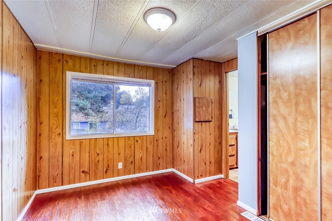 26215 Barrett Road Northeast Kingston, WA 98346 - Photo 27 of 38 Gallery Image 27