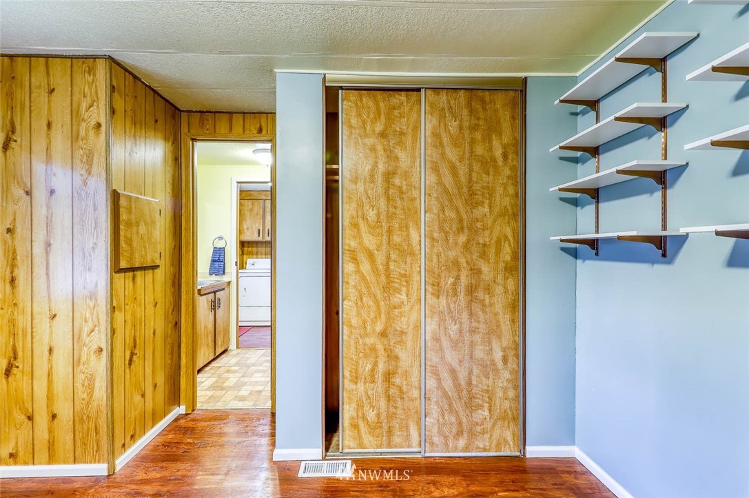 26215 Barrett Road Northeast Kingston, WA 98346 - Photo 28 of 38 Gallery Image 28