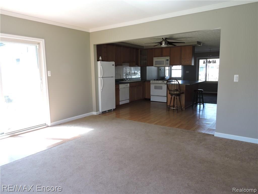 3671 Minton Road Lake Orion, MI 48359 - Photo 17 of 17 open floor plan.JPG