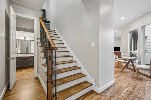 $709,999 | 1022 East 27th Street, Houston, TX 77009