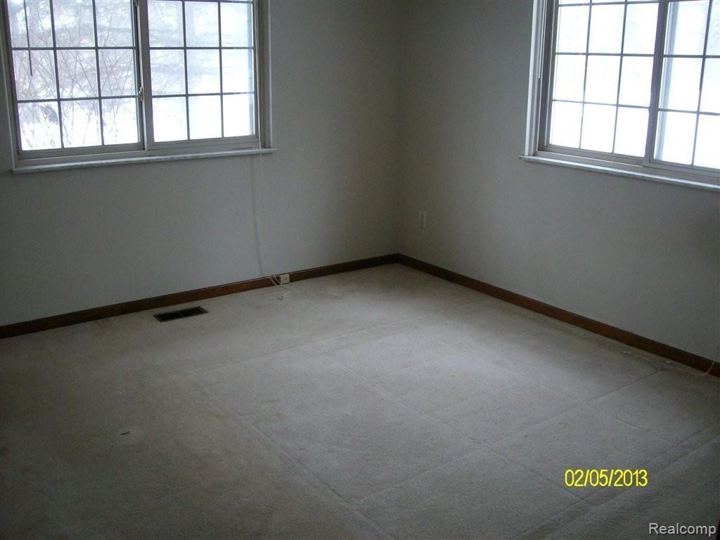 9995 Kress Road Pinckney, MI 48169 - Photo 9 of 16 kress master bedroom.jpg