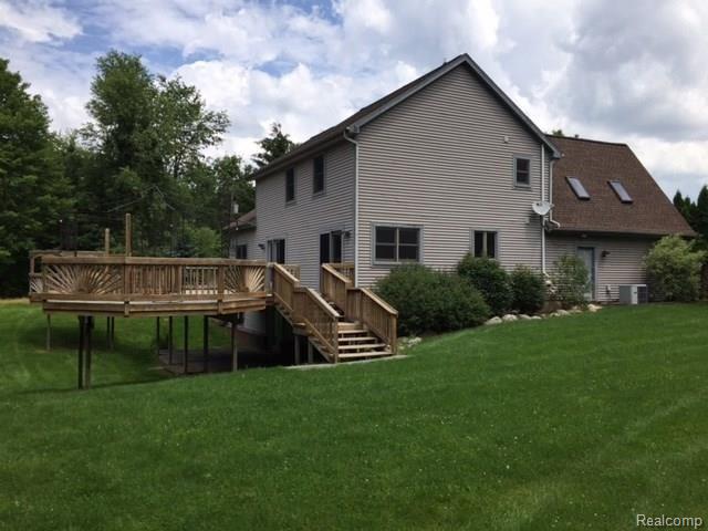 4833 Clements Circle Howell, MI 48855 - Photo 24 of 27 side exterior