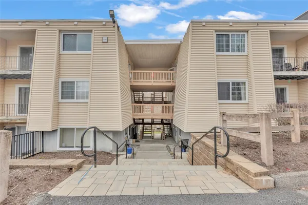 $180,000 | 618 Fox Run Lane, Carmel, NY 10512