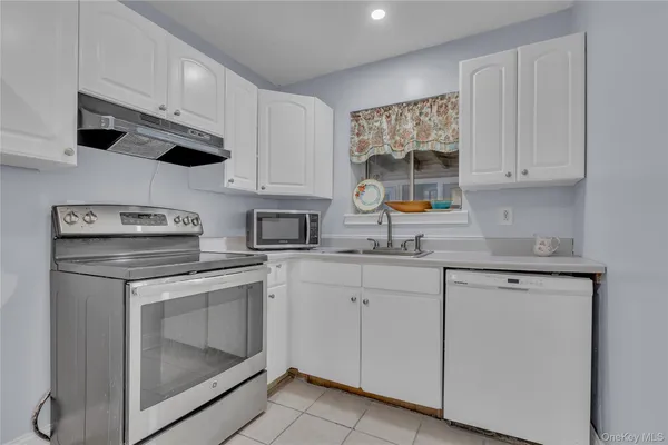 $180,000 | 618 Fox Run Lane, Carmel, NY 10512