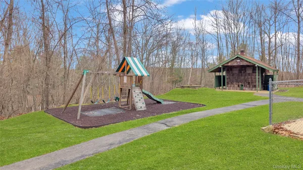 $180,000 | 618 Fox Run Lane, Carmel, NY 10512