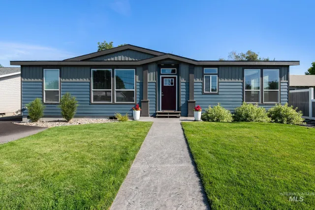 $438,000 | 837 Burrell Avenue, Lewiston, ID 83501