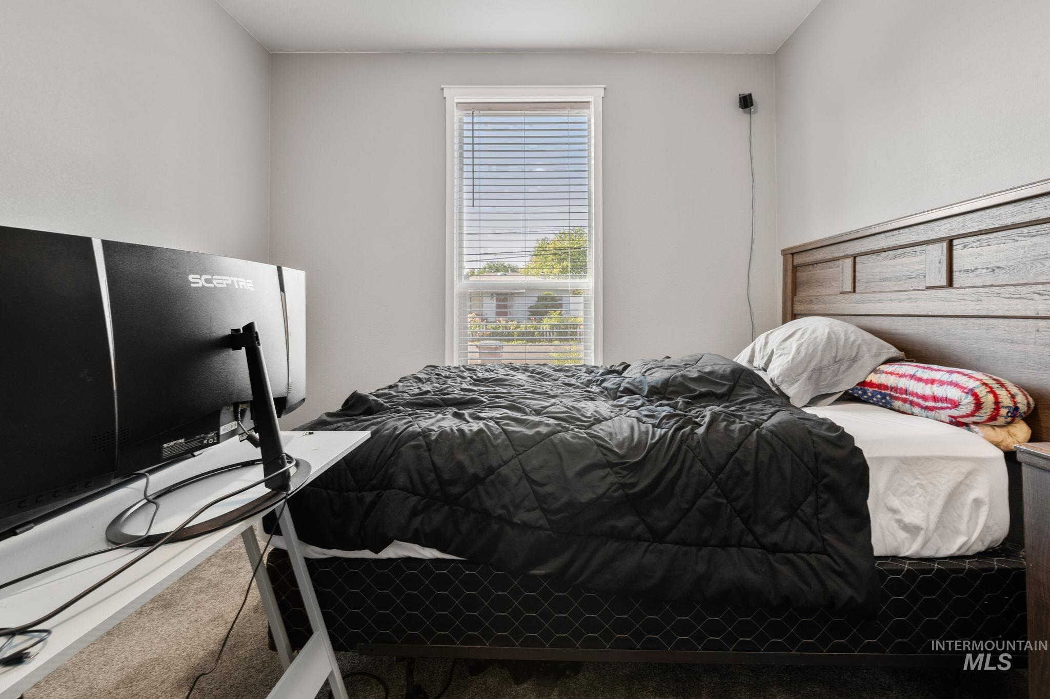 837 Burrell Avenue Lewiston, ID 83501 - Photo 19 of 32 View of carpeted bedroom