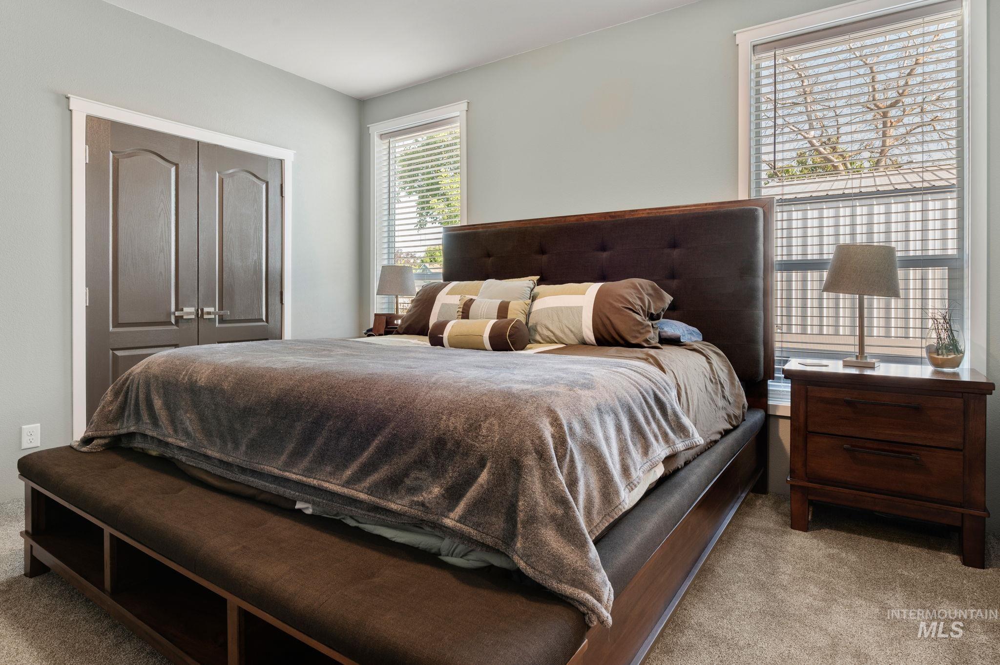 837 Burrell Avenue Lewiston, ID 83501 - Photo 8 of 32 Bedroom with light carpet