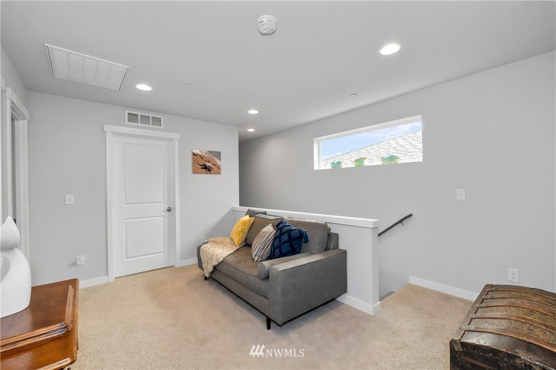 1037 Banyan Road Bremerton, WA 98310 - Photo 13 of 28 Gallery Image 13