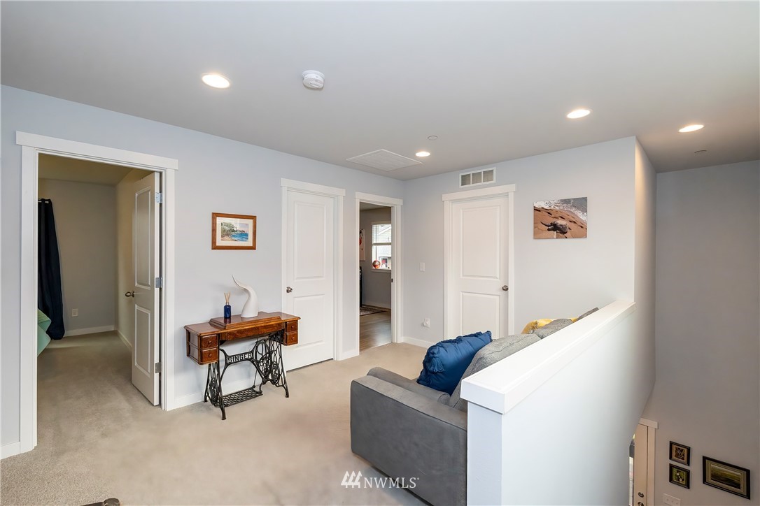 1037 Banyan Road Bremerton, WA 98310 - Photo 14 of 28 Gallery Image 14