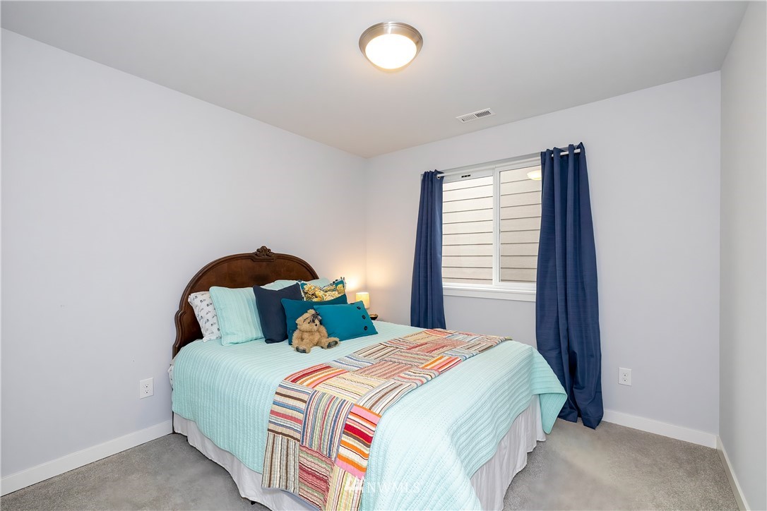 1037 Banyan Road Bremerton, WA 98310 - Photo 18 of 28 Gallery Image 18
