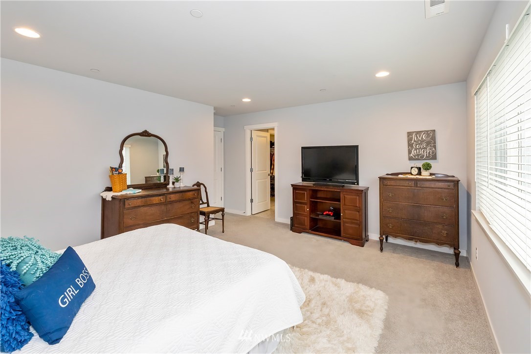 1037 Banyan Road Bremerton, WA 98310 - Photo 21 of 28 Gallery Image 21