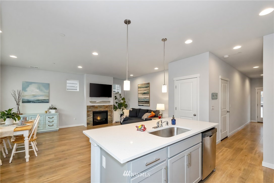 1037 Banyan Road Bremerton, WA 98310 - Photo 7 of 28 Gallery Image 7