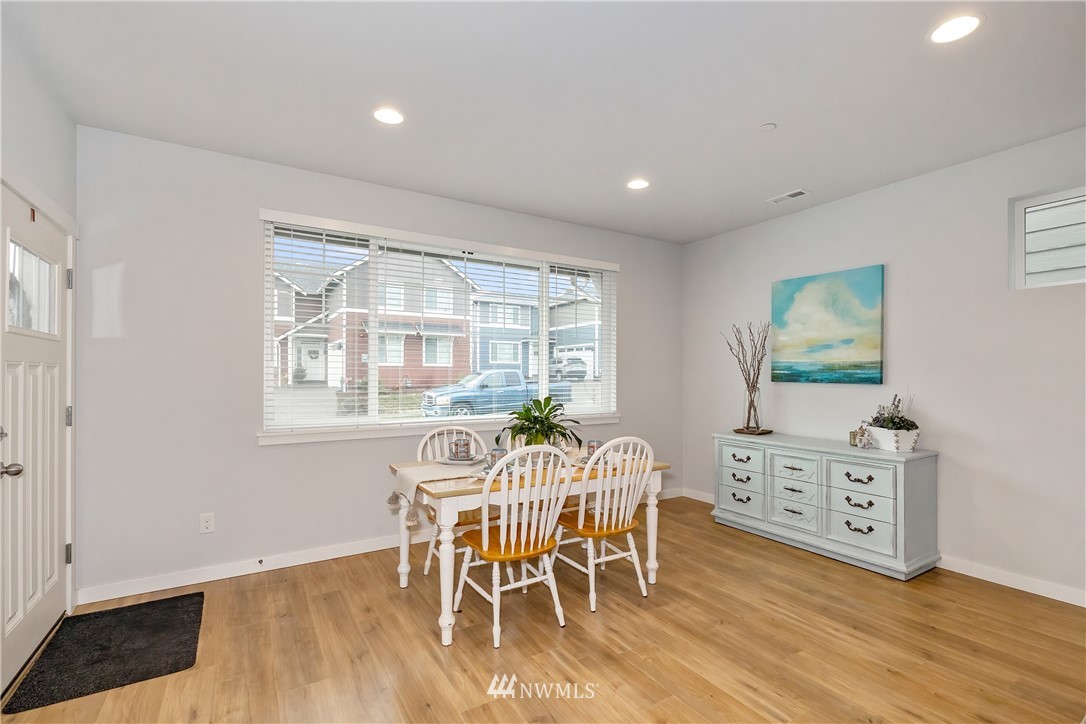 1037 Banyan Road Bremerton, WA 98310 - Photo 8 of 28 Gallery Image 8