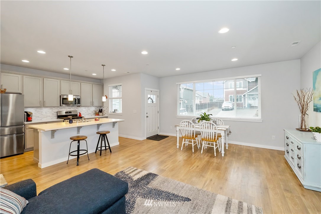 1037 Banyan Road Bremerton, WA 98310 - Photo 9 of 28 Gallery Image 9