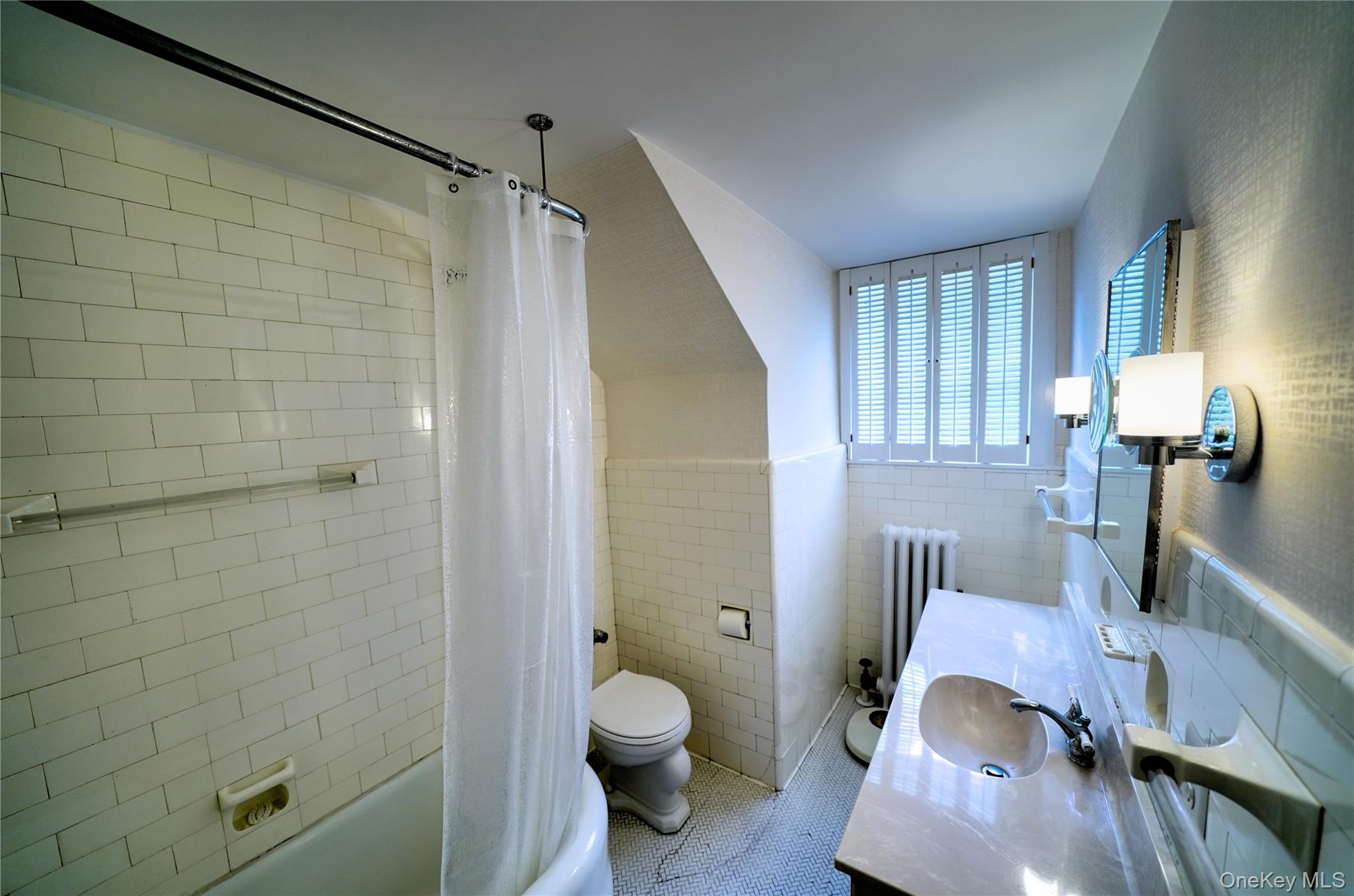 255 Manor Road Queens, NY 11363 - Photo 24 of 34
