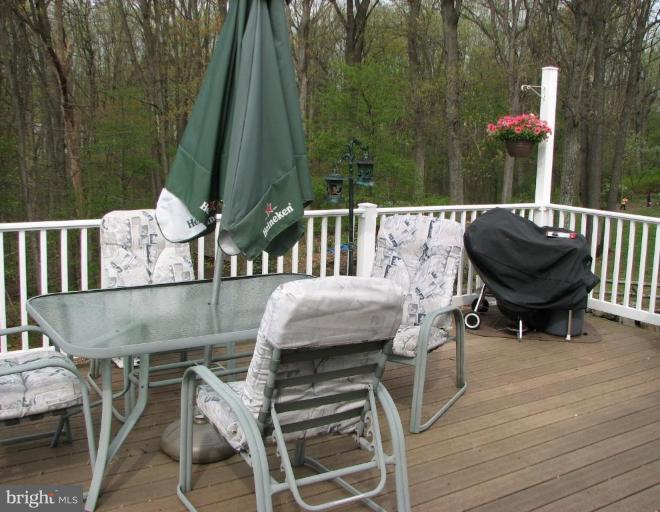 24510 Fossen Road Damascus, MD 20872 - Photo 17 of 20 Deck