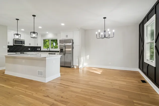 $584,000 | 1420 Hassell Road, Hoffman Estates, IL 60169