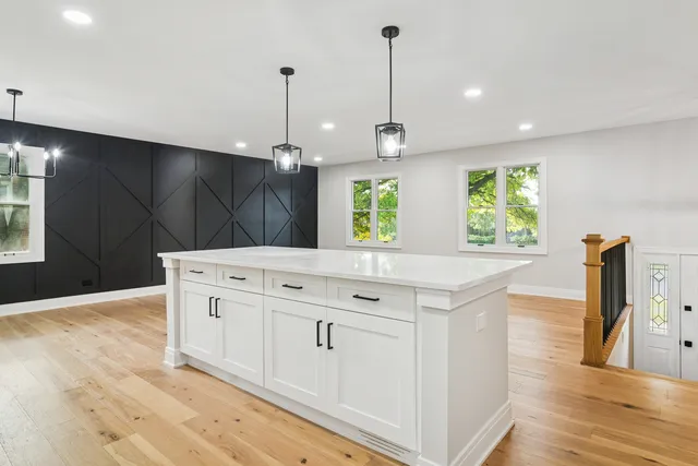 $584,000 | 1420 Hassell Road, Hoffman Estates, IL 60169