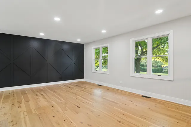 $584,000 | 1420 Hassell Road, Hoffman Estates, IL 60169