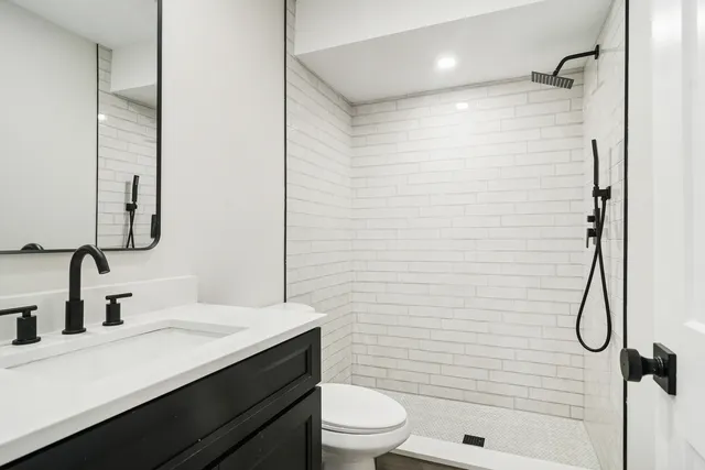 $584,000 | 1420 Hassell Road, Hoffman Estates, IL 60169