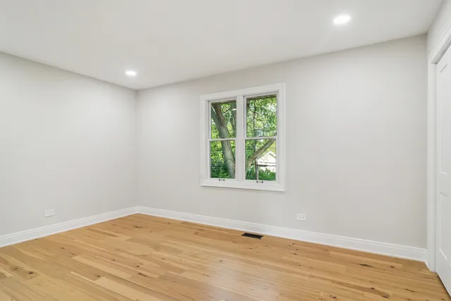 $584,000 | 1420 Hassell Road, Hoffman Estates, IL 60169