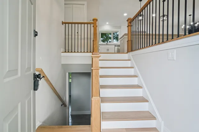 $584,000 | 1420 Hassell Road, Hoffman Estates, IL 60169