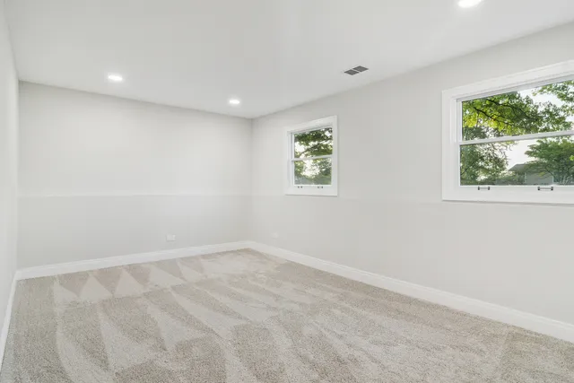 $584,000 | 1420 Hassell Road, Hoffman Estates, IL 60169