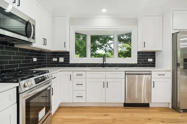 $584,000 | 1420 Hassell Road, Hoffman Estates, IL 60169