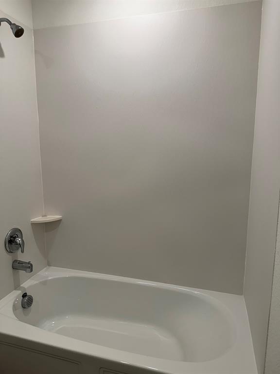 5906 Nyquist Way Forney, TX 75126 - Photo 8 of 27 Full bath with bathing tub / shower combination
