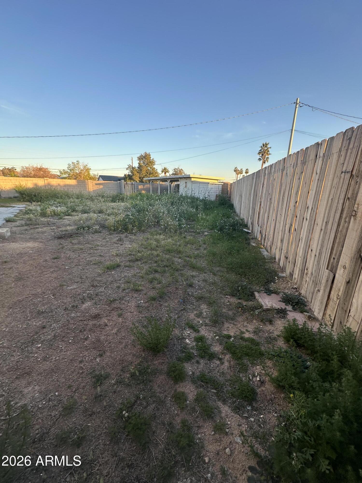 203 West Mission Lane Phoenix, AZ 85021 - Photo 16 of 17 SIDE YARD